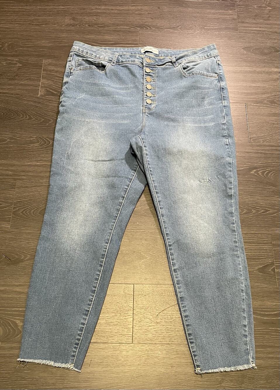 Thread & Others Womens Button Blue Jeans Size 17/15